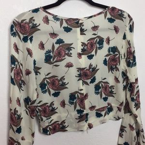 Charlotte Russe Tops - Floral Bell Sleeve Scoop Neck Crop Top Charlotte Russe Tops - Floral Bell Sleeve Scoop Neck Crop Top